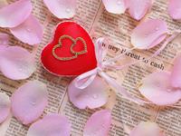 占卜你该如何躲避“烂桃花”