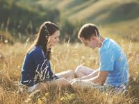 占卜面对恋情你要主动出击吗