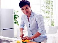 用厨艺锁住女人胃的生肖男