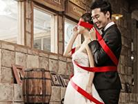 哪些星男把女友看的很紧