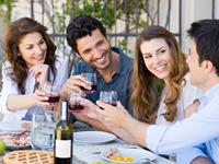 哪些星男看到美女就往上黏