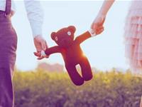 初恋深入骨髓，这些星男最是长情