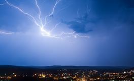 梦见被雷劈会有好运吗