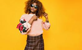 梦见别人亲自己