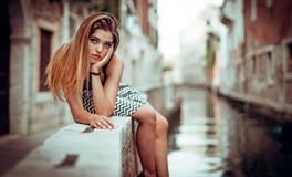 属蛇女生的爱情