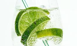 梦见自己在水里