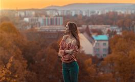 属鸡女人要嫁你的表现