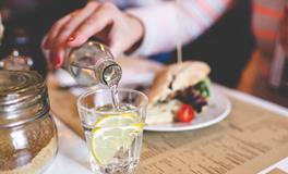 梦见自己一直哭