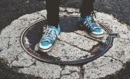 梦见在外面拉屎