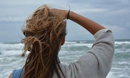 梦见头发被别人剪短了