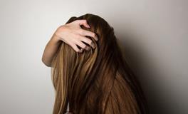 梦见头发一把一把的掉