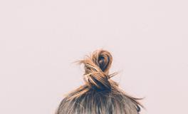 女人梦见自己头发花白