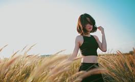 女人梦见自己会开车了