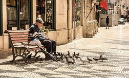 梦见家里老人生病