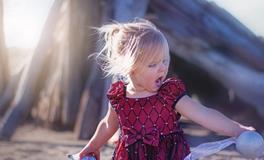 梦见小女孩唱歌的含义