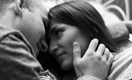 梦见和不熟的男性同居