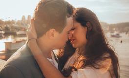 梦见跟前男友亲热