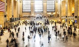 梦见火车站的人很多是什么意思