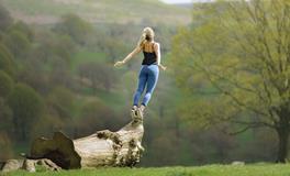 梦见小孩往水井里扔东西