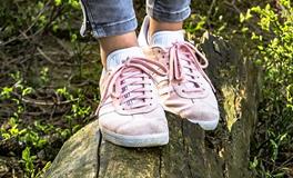 梦见自己踩了很多屎