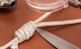 梦见自己无法动弹