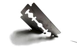 梦见刮胡子刮破脸