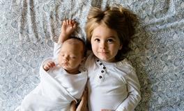 梦见小女孩咬我的手好吗