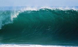 梦见落水被人拉了上来好不好