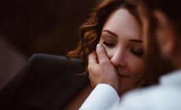 讨厌拥抱，这些星座跟恋人都很少会拥抱