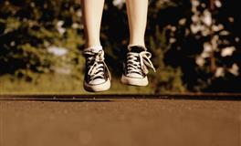 情绪失去平衡，默不作声四处躲避的星座