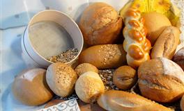 这4个星座女，浑身散发迷人魅力，让男人一秒沦陷，却很难被驾驭