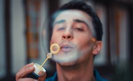 水瓶座喜欢一个人的表现