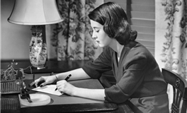 容易被爱冲昏，天生恋爱脑的星座女