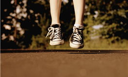 属鸡女友吃醋时发出的信号蛋