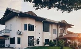 十字路口家居风险高：揭秘不宜购买的“煞气”之宅