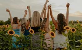 探索你的社交魅力：打开哪扇门，世界为你欢呼？