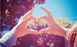 八字揭秘：哪些女命特征易成为男性眼中的猎物