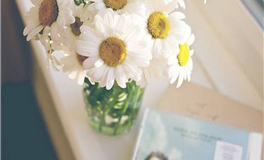 优雅随年长：中年女性的头发管理艺术