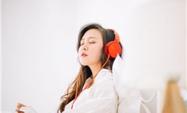 面对家暴，女性是否应该勇敢离婚？