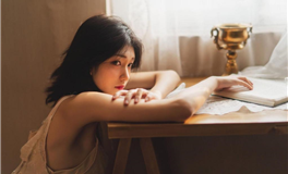 月亮穿越十二宫：探索内心的深处